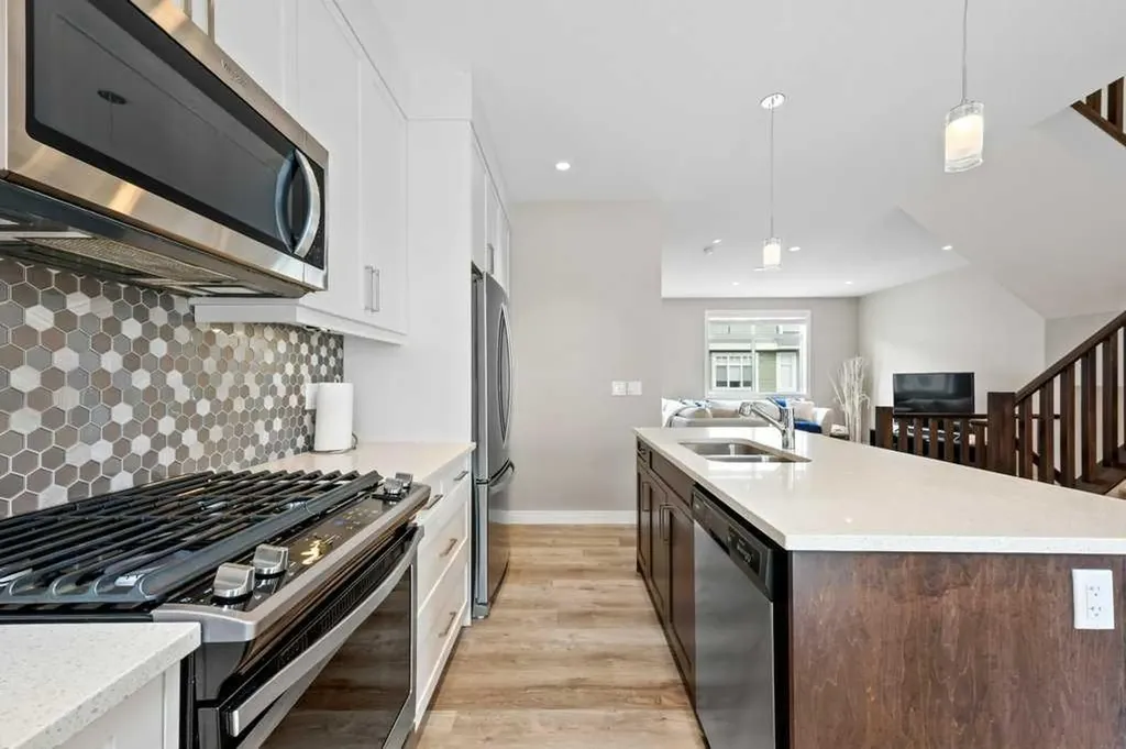 205 Wentworth Row SW Calgary AB T3H 1Y1