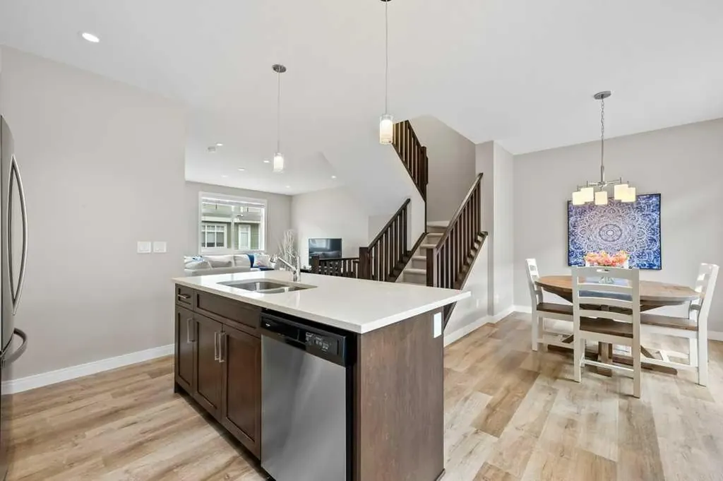 205 Wentworth Row SW Calgary AB T3H 1Y1