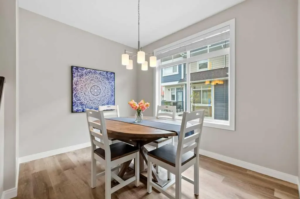 205 Wentworth Row SW Calgary AB T3H 1Y1