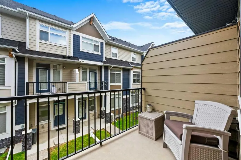 205 Wentworth Row SW Calgary AB T3H 1Y1