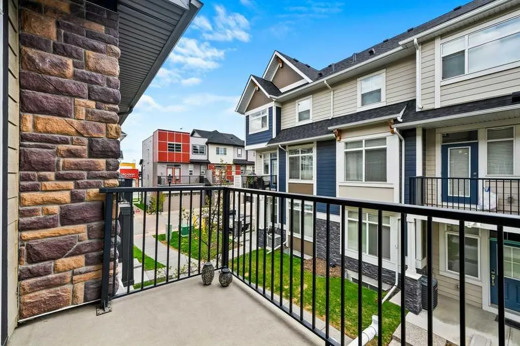 205 Wentworth Row SW Calgary AB T3H 1Y1