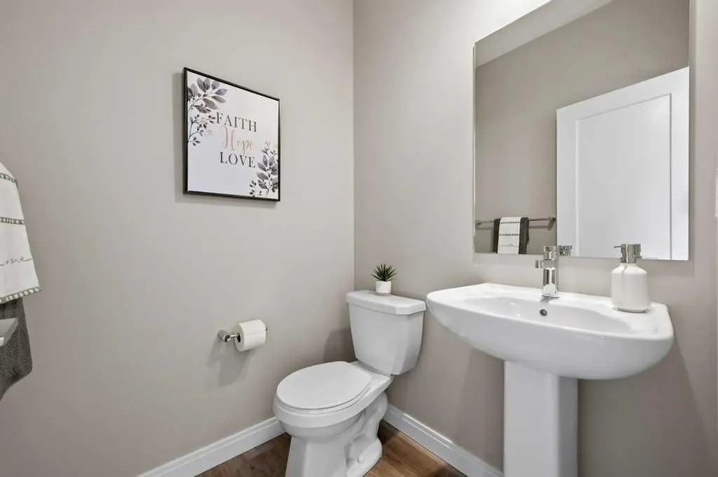 205 Wentworth Row SW Calgary AB T3H 1Y1