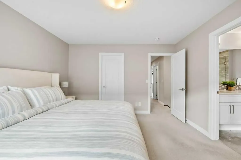 205 Wentworth Row SW Calgary AB T3H 1Y1