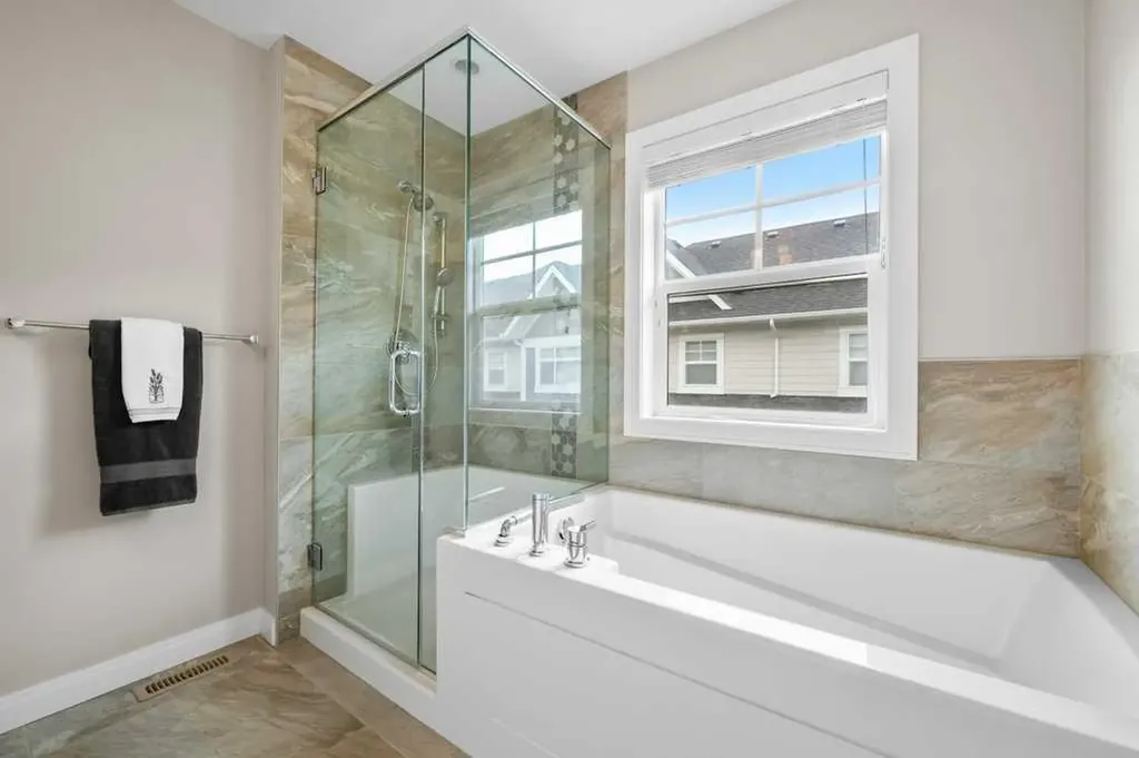 205 Wentworth Row SW Calgary AB T3H 1Y1