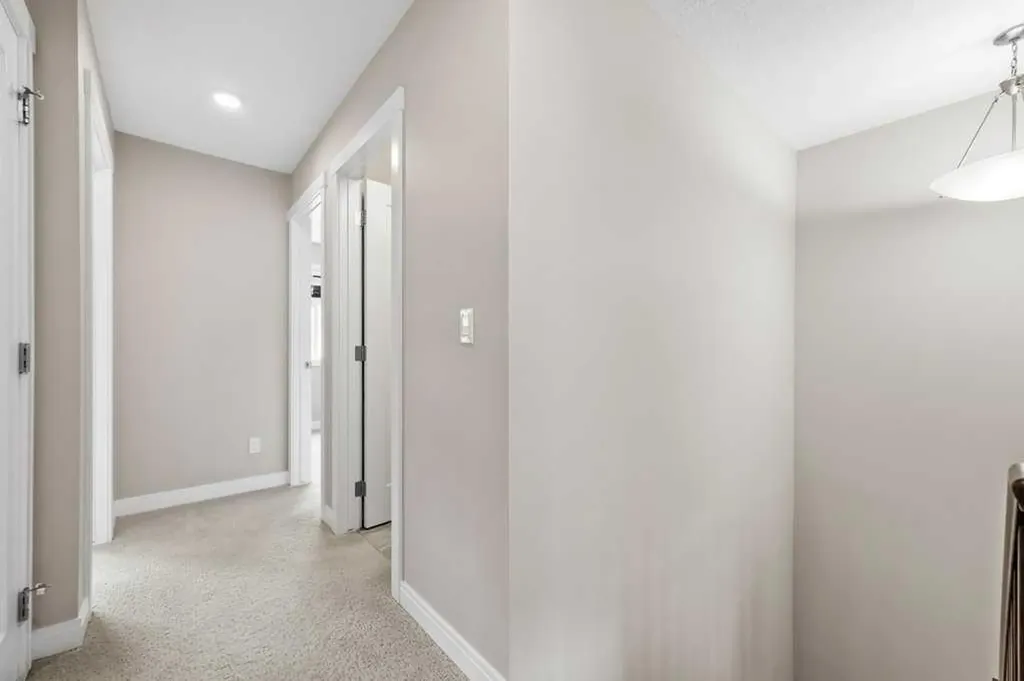 205 Wentworth Row SW Calgary AB T3H 1Y1