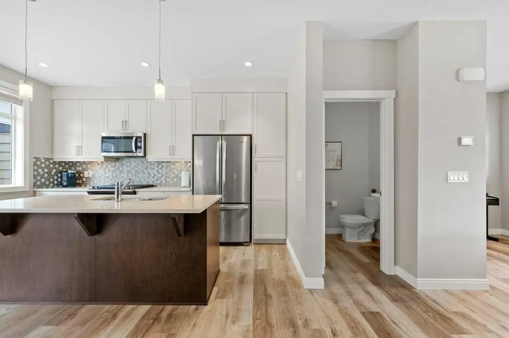 205 Wentworth Row SW Calgary AB T3H 1Y1