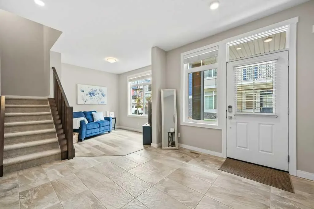 205 Wentworth Row SW Calgary AB T3H 1Y1