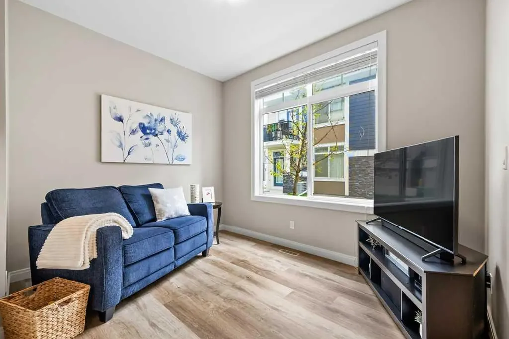 205 Wentworth Row SW Calgary AB T3H 1Y1
