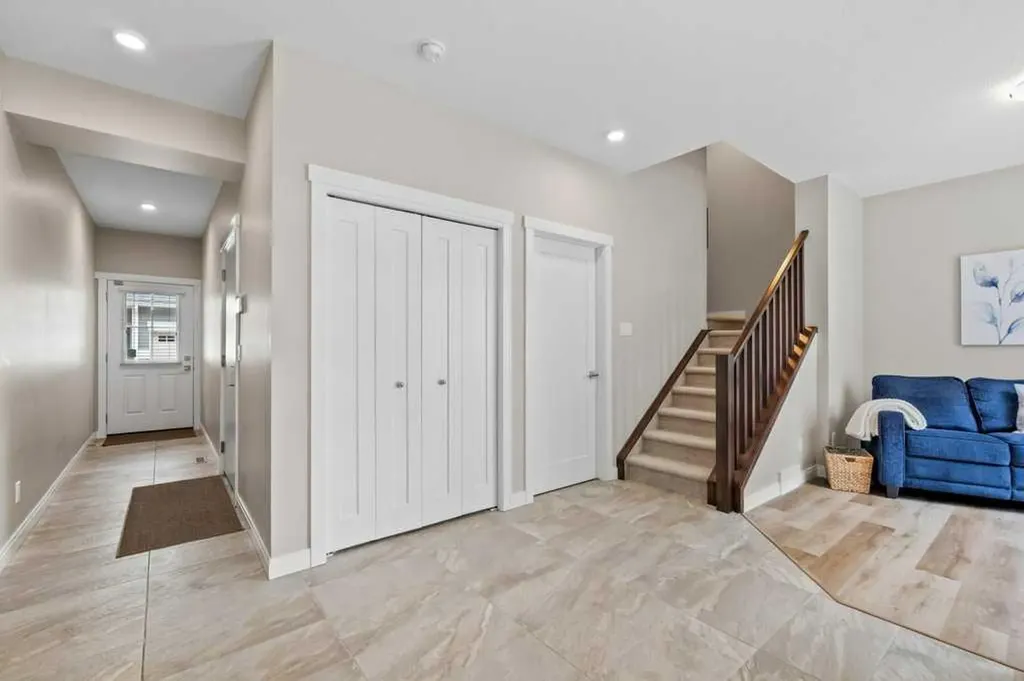 205 Wentworth Row SW Calgary AB T3H 1Y1
