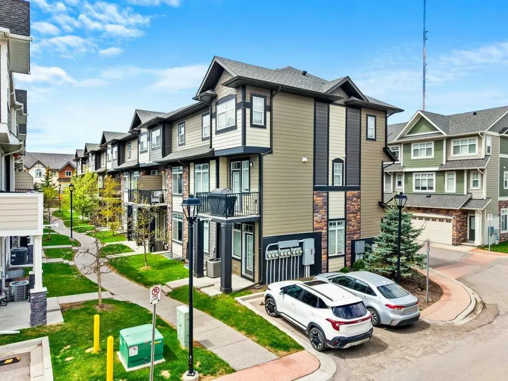 205 Wentworth Row SW Calgary AB T3H 1Y1