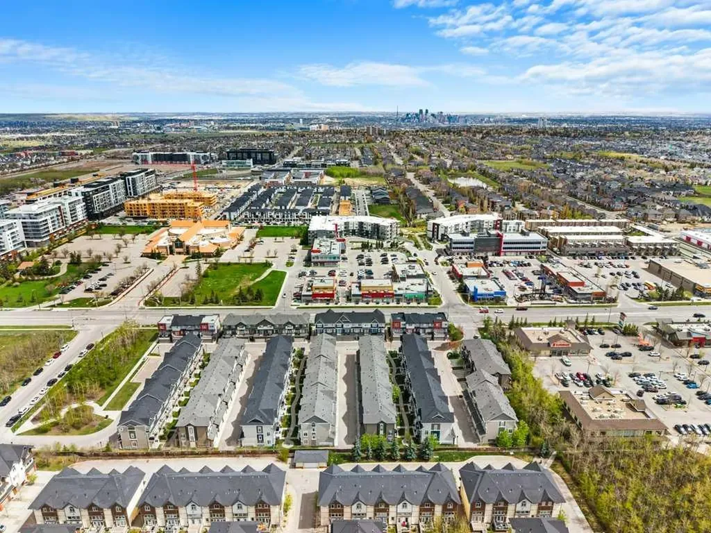 205 Wentworth Row SW Calgary AB T3H 1Y1