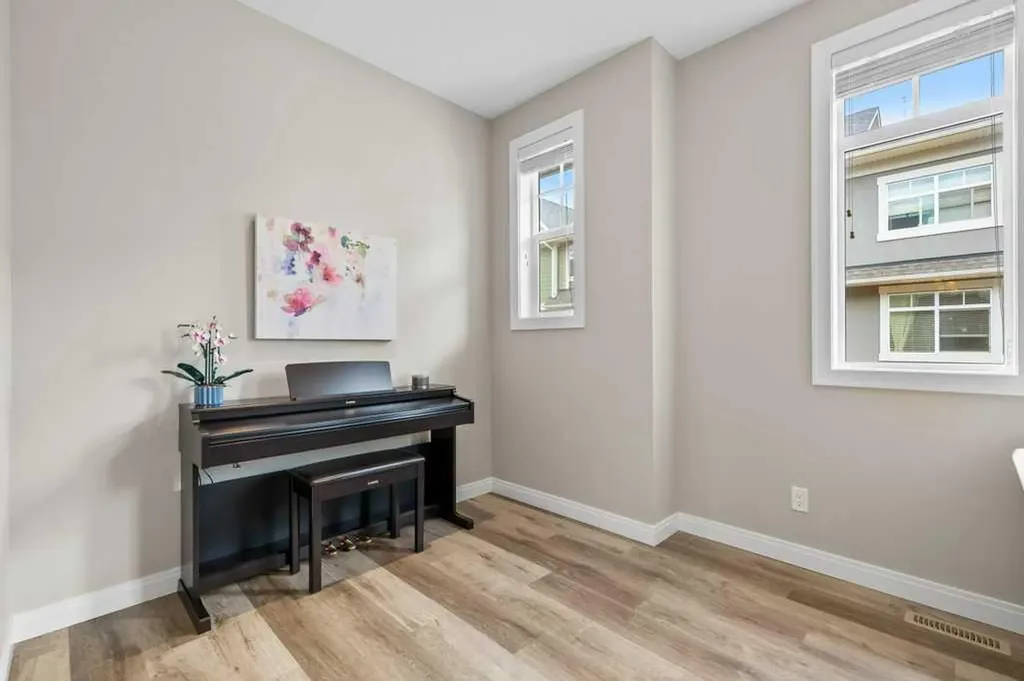 205 Wentworth Row SW Calgary AB T3H 1Y1