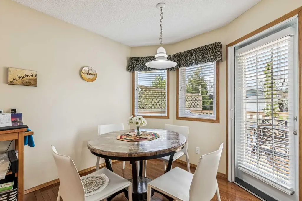 47 Sunlake Close SE Calgary AB T2X3H2