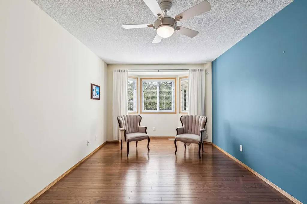 47 Sunlake Close SE Calgary AB T2X3H2