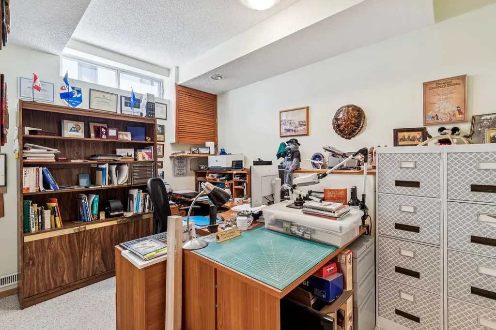 47 Sunlake Close SE Calgary AB T2X3H2