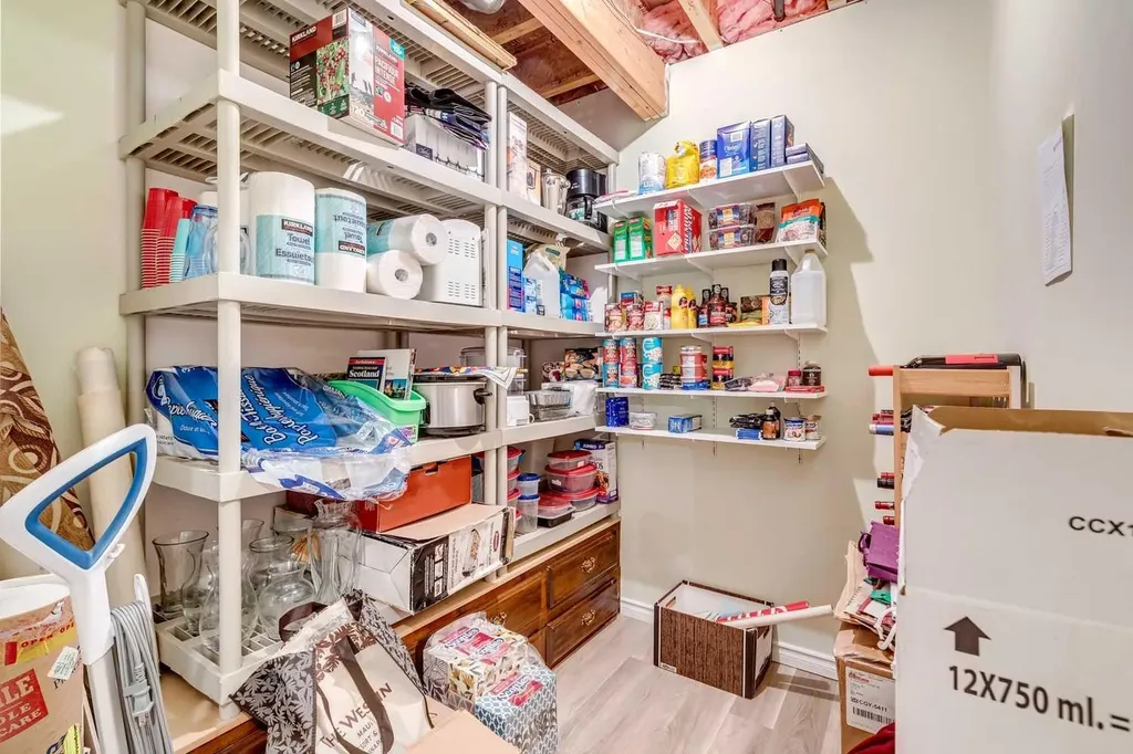 47 Sunlake Close SE Calgary AB T2X3H2