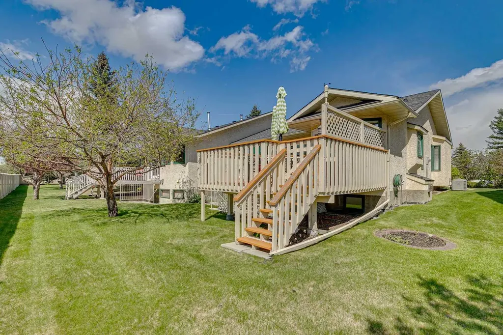 47 Sunlake Close SE Calgary AB T2X3H2
