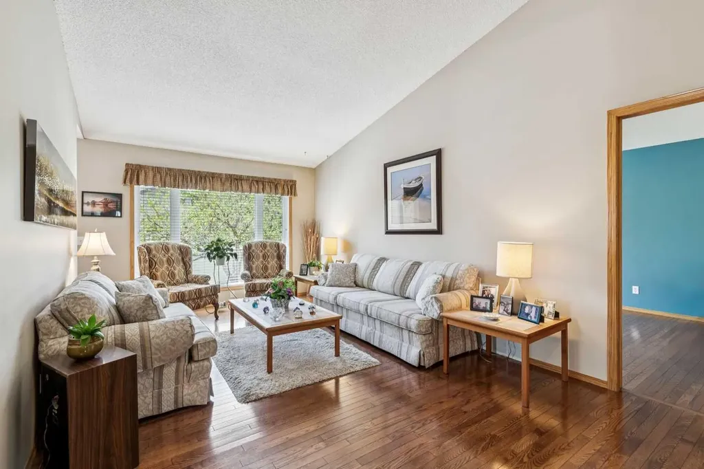 47 Sunlake Close SE Calgary AB T2X3H2