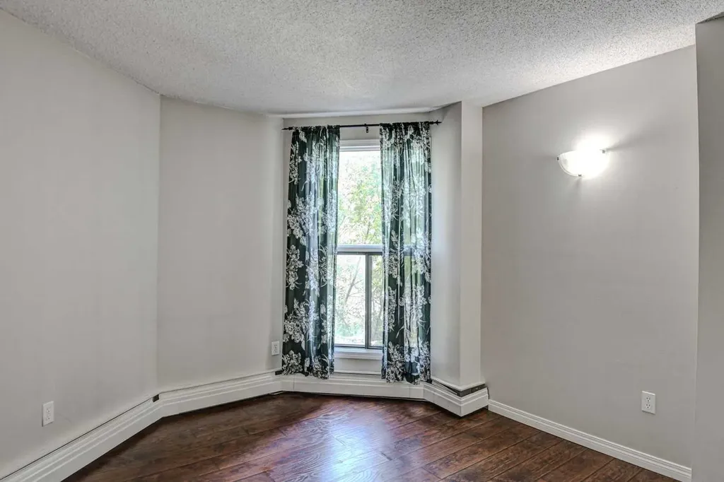 1900 25a Street SW Calgary AB T3E 1Y5
