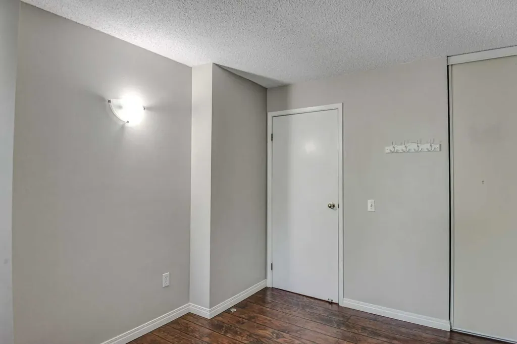 1900 25a Street SW Calgary AB T3E 1Y5
