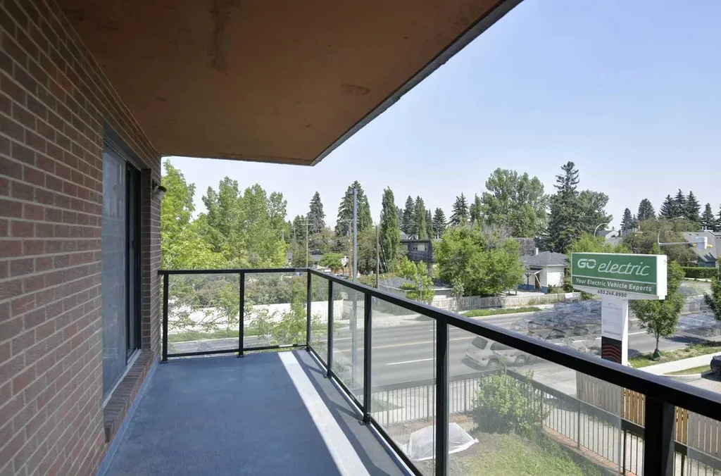 1900 25a Street SW Calgary AB T3E 1Y5