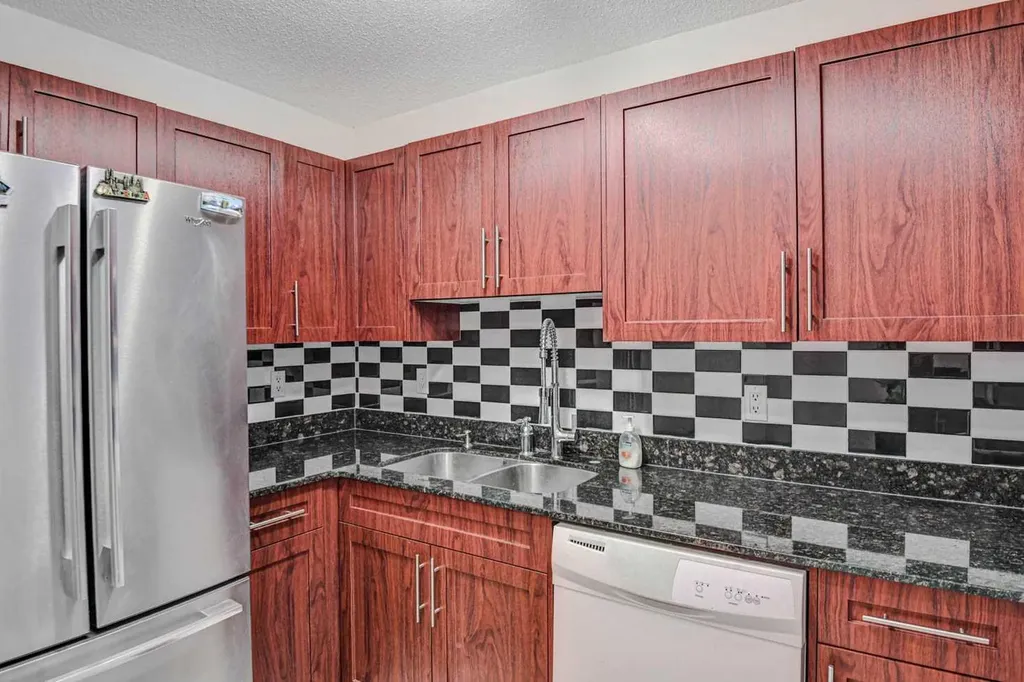 1900 25a Street SW Calgary AB T3E 1Y5