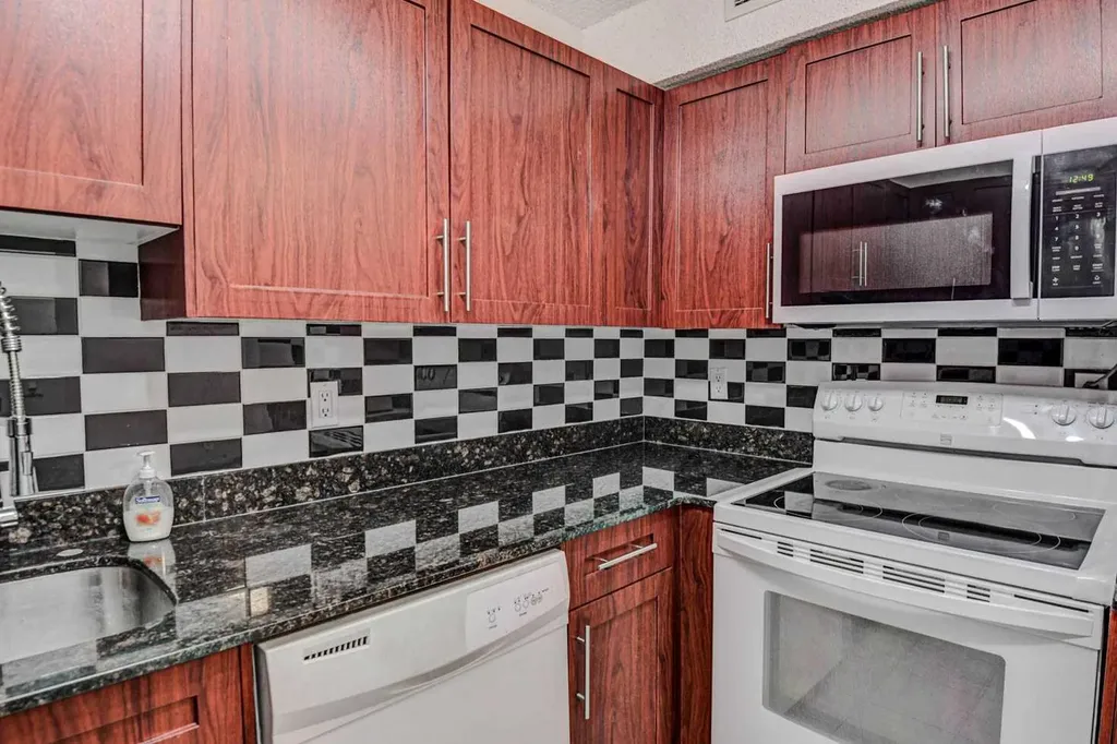 1900 25a Street SW Calgary AB T3E 1Y5