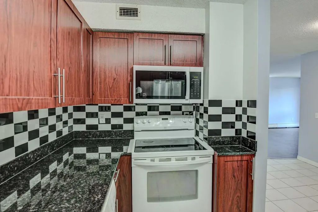 1900 25a Street SW Calgary AB T3E 1Y5