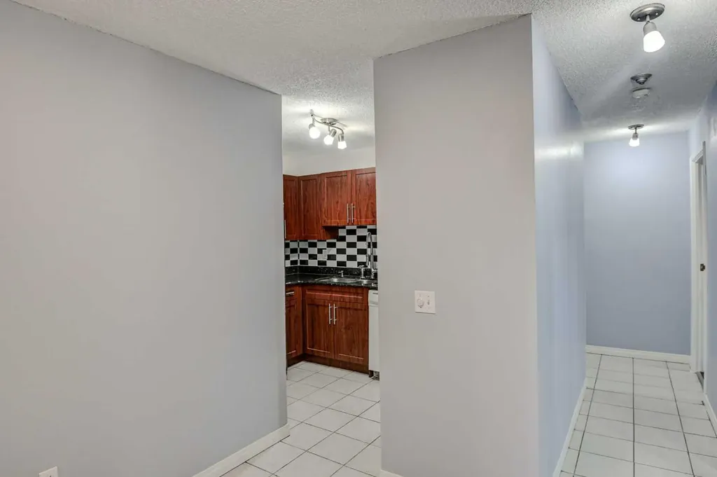1900 25a Street SW Calgary AB T3E 1Y5