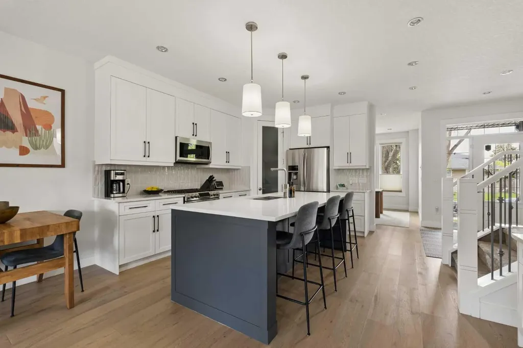 3818 2 Street NW Calgary AB T2K 0Y4
