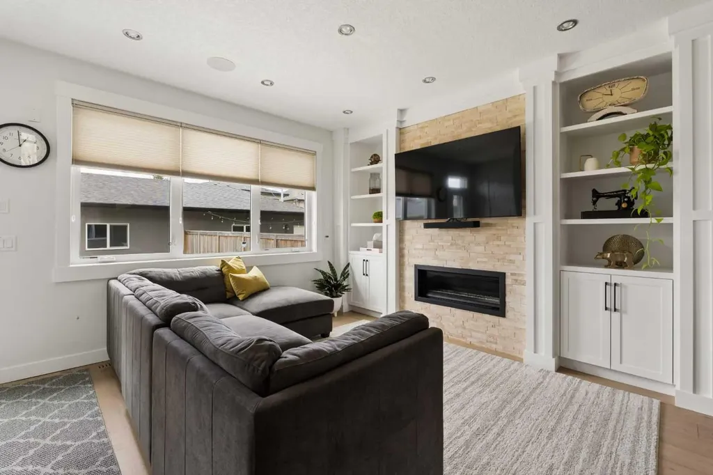 3818 2 Street NW Calgary AB T2K 0Y4