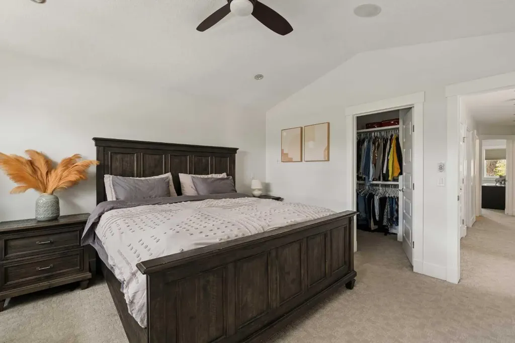 3818 2 Street NW Calgary AB T2K 0Y4