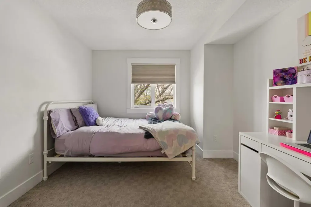 3818 2 Street NW Calgary AB T2K 0Y4