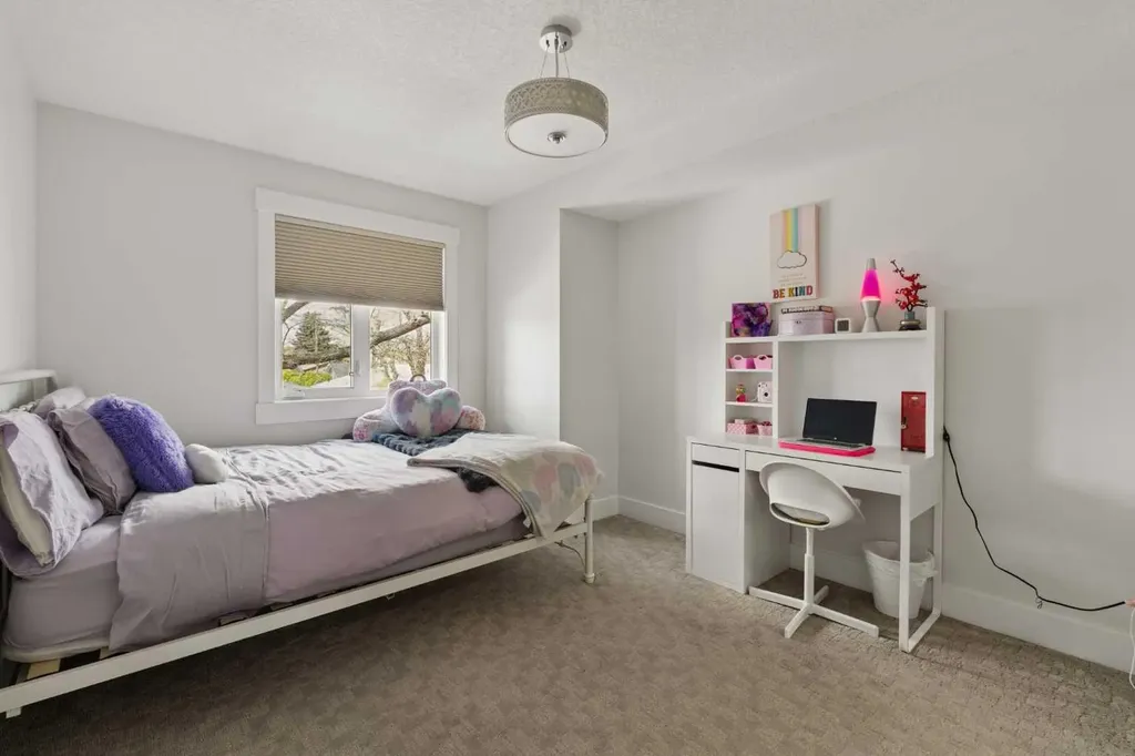 3818 2 Street NW Calgary AB T2K 0Y4