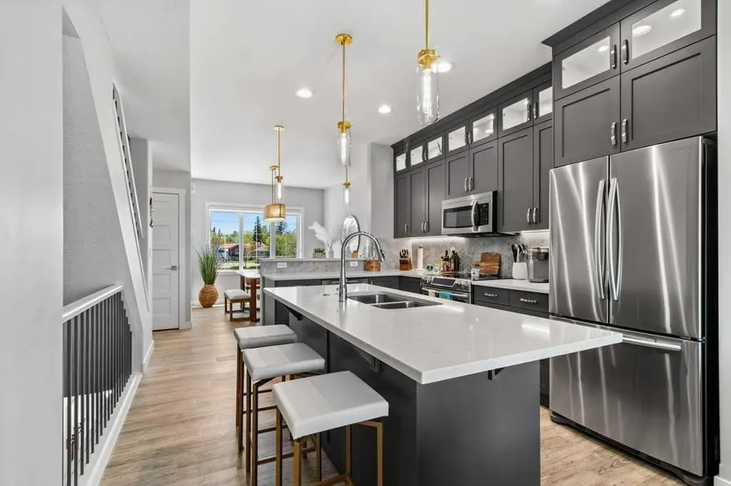 5210 Lakeshore Drive Sylvan Lake AB T4S 0M6