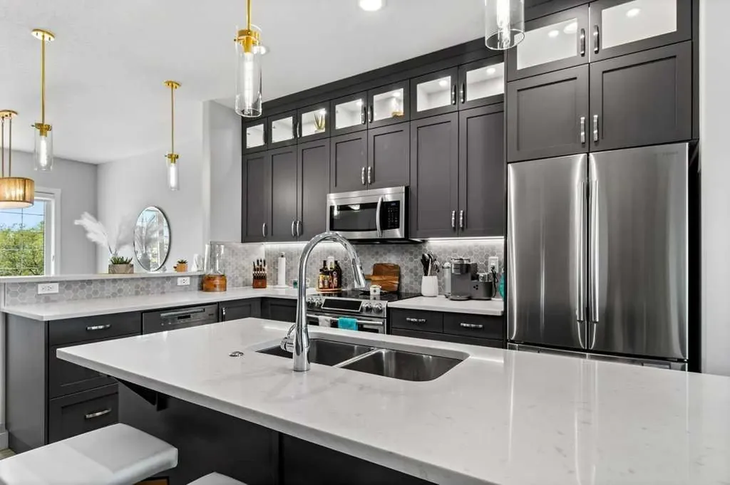 5210 Lakeshore Drive Sylvan Lake AB T4S 0M6