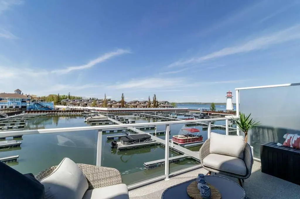 5210 Lakeshore Drive Sylvan Lake AB T4S 0M6
