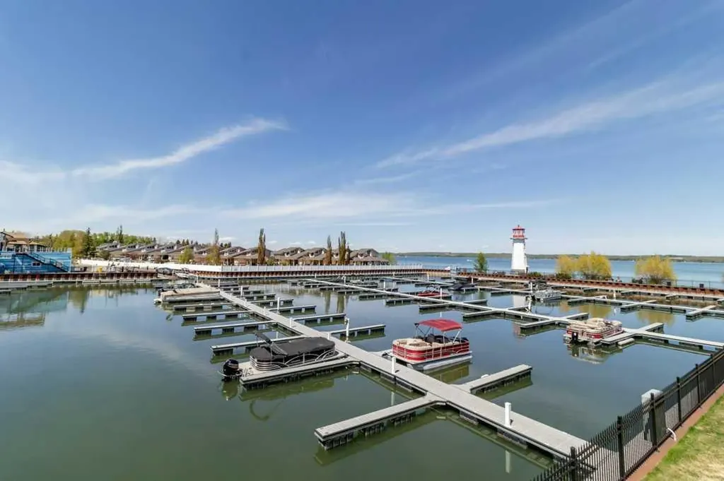 5210 Lakeshore Drive Sylvan Lake AB T4S 0M6
