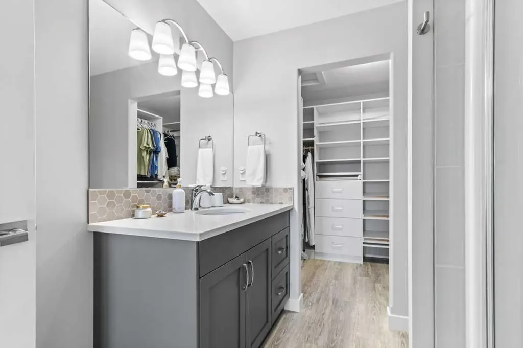 5210 Lakeshore Drive Sylvan Lake AB T4S 0M6