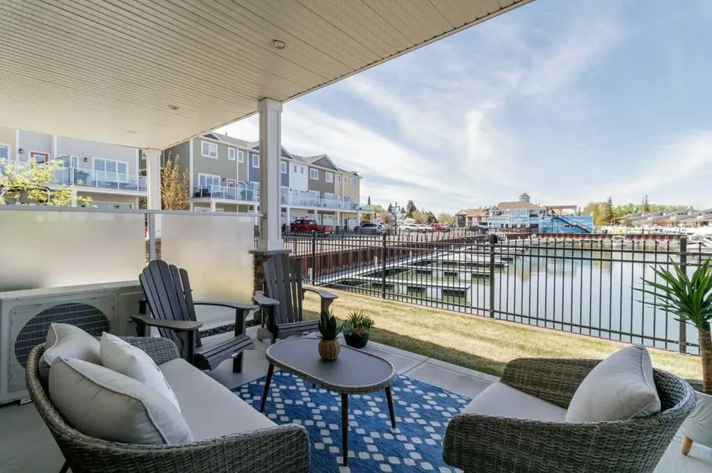 5210 Lakeshore Drive Sylvan Lake AB T4S 0M6