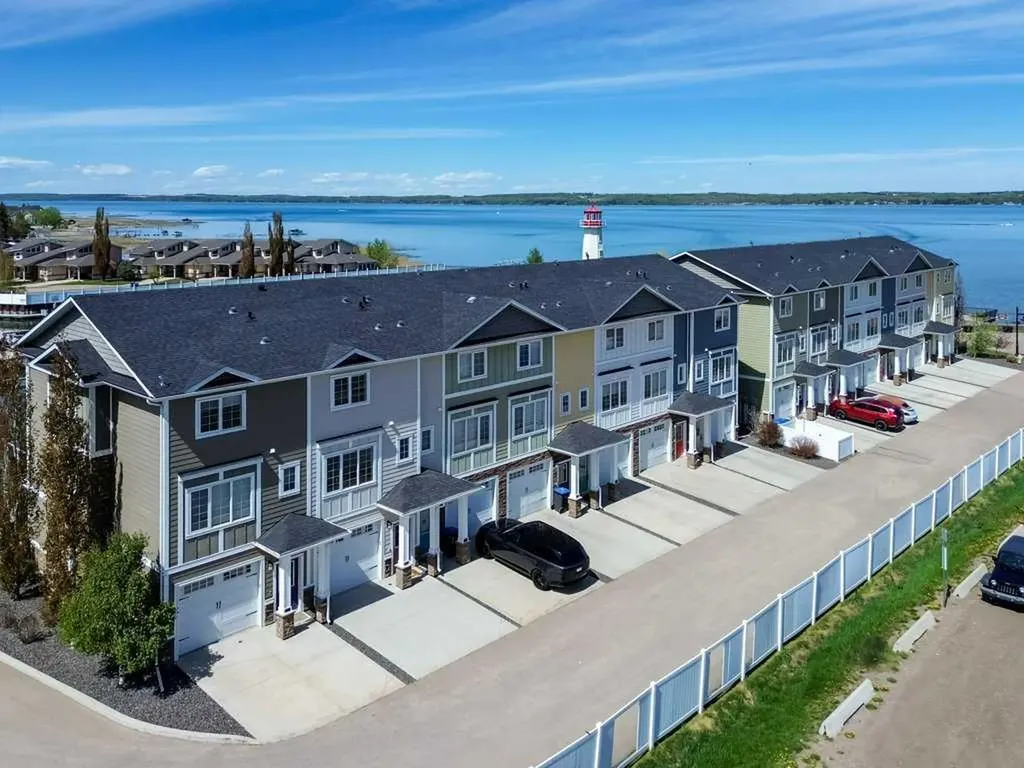 5210 Lakeshore Drive Sylvan Lake AB T4S 0M6