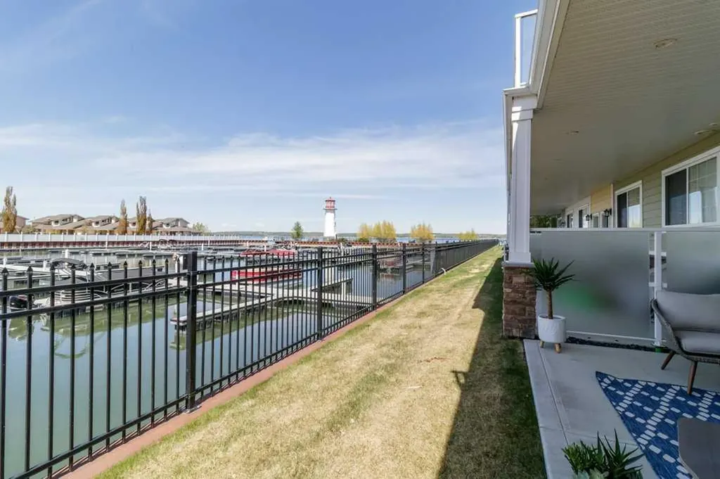 5210 Lakeshore Drive Sylvan Lake AB T4S 0M6