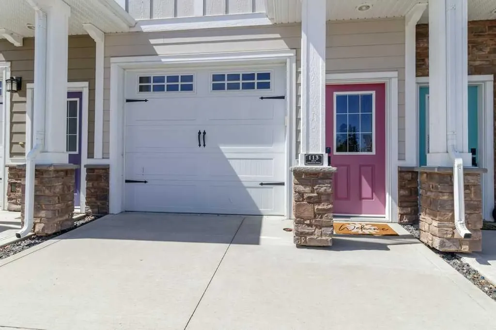 5210 Lakeshore Drive Sylvan Lake AB T4S 0M6