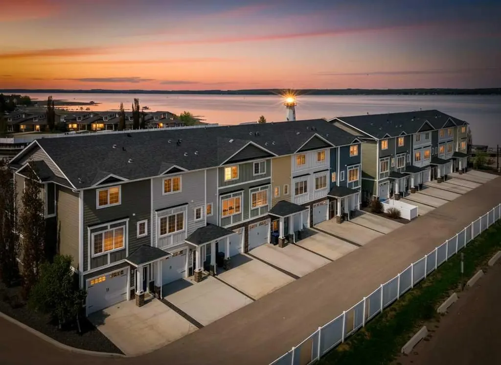 5210 Lakeshore Drive Sylvan Lake AB T4S 0M6