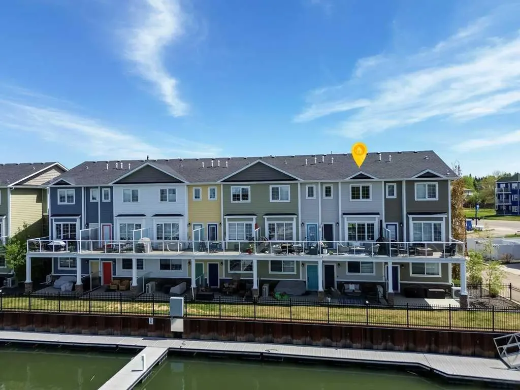 5210 Lakeshore Drive Sylvan Lake AB T4S 0M6