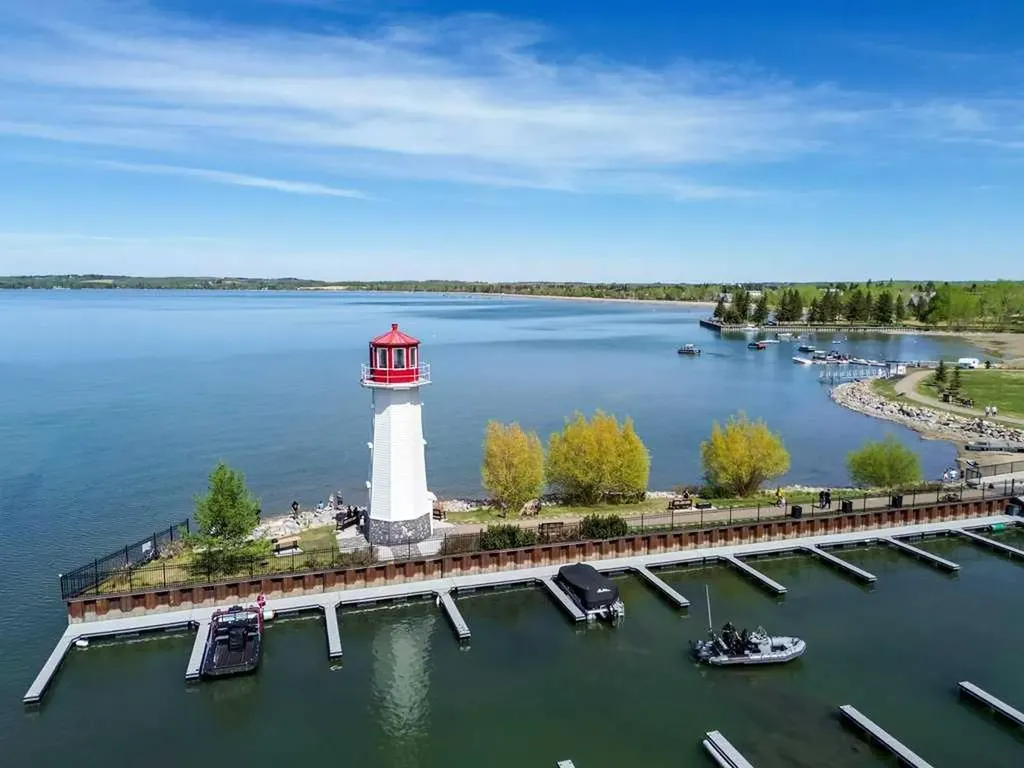 5210 Lakeshore Drive Sylvan Lake AB T4S 0M6