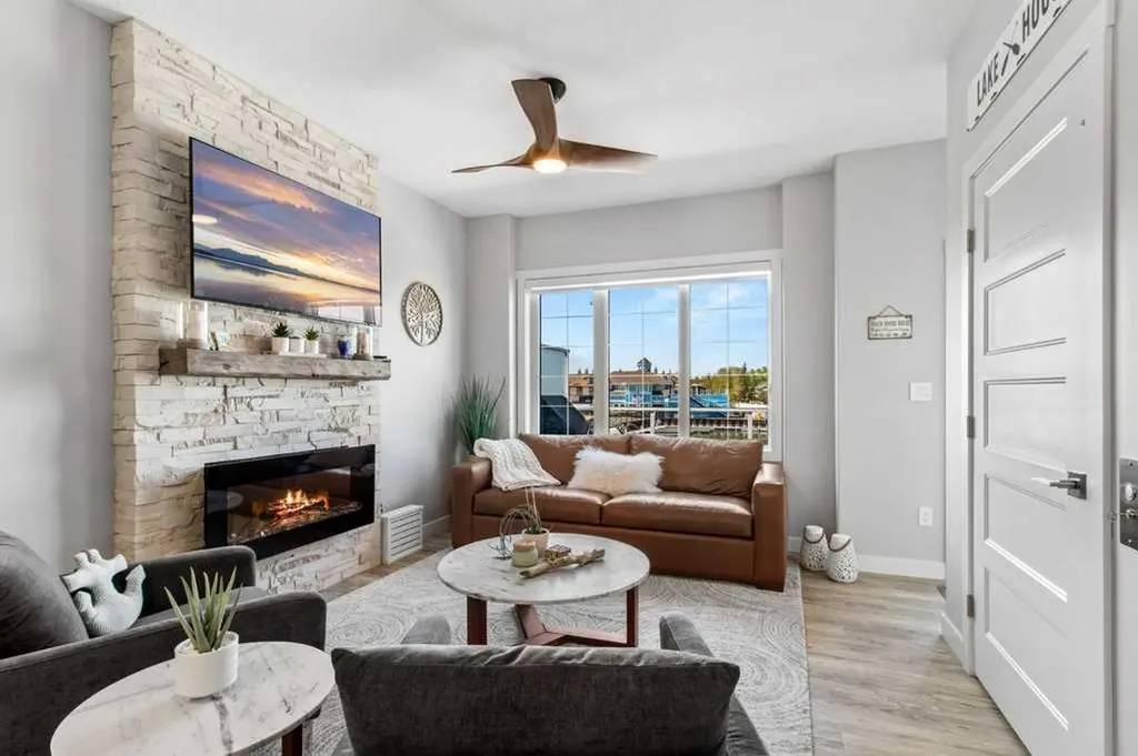 5210 Lakeshore Drive Sylvan Lake AB T4S 0M6