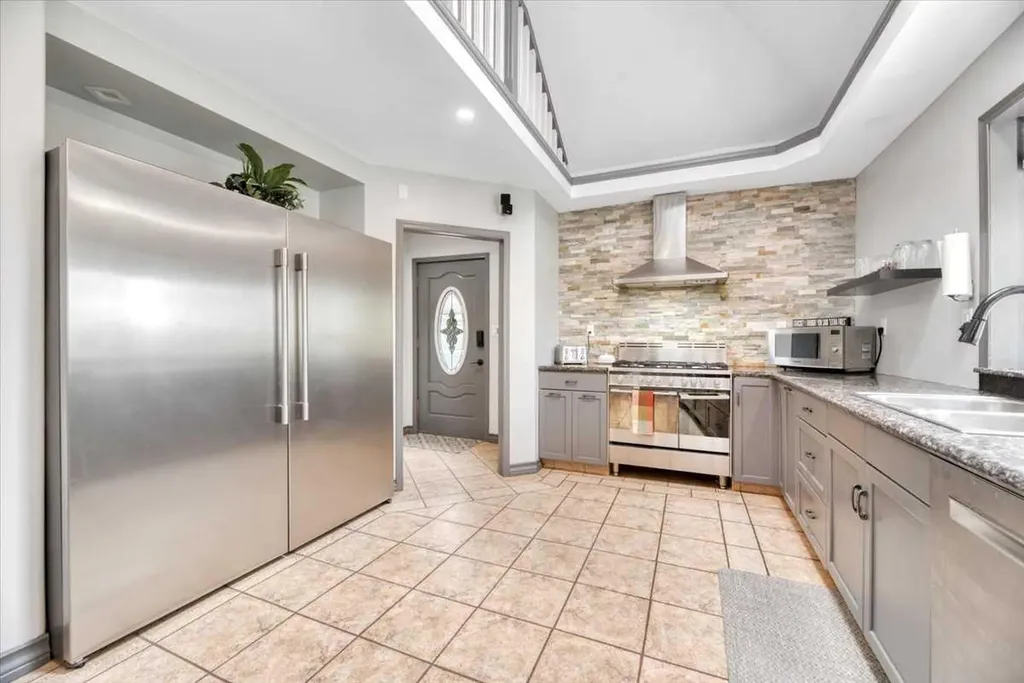 261017 Range Road 244 Rural Wheatland County AB T1P 0L1