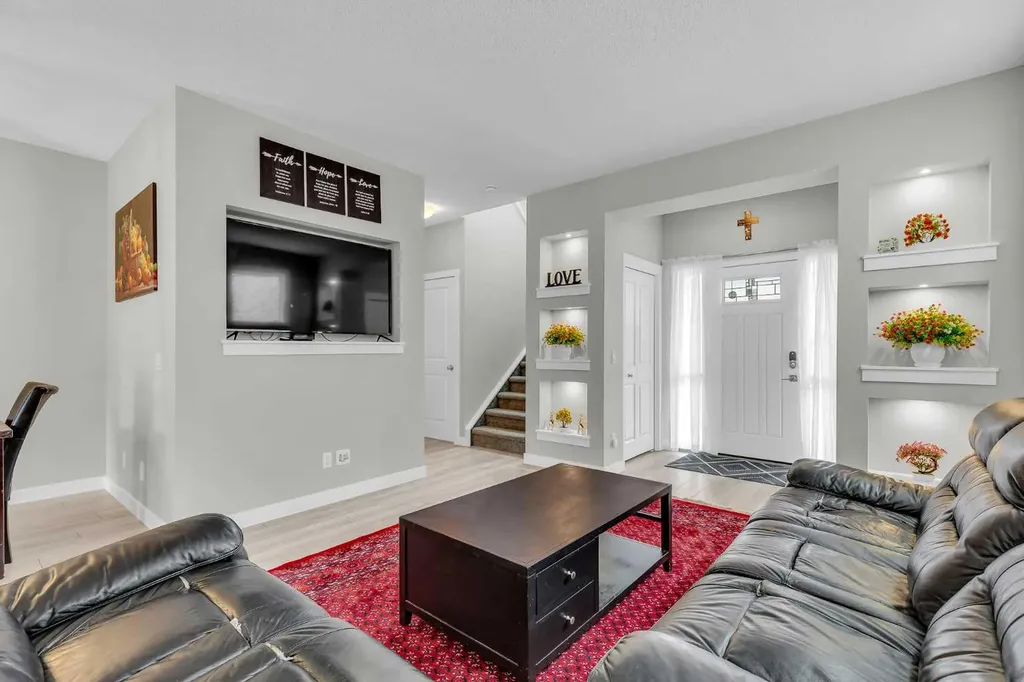 114 Hillcrest Close SW Airdrie AB T4B 4H6