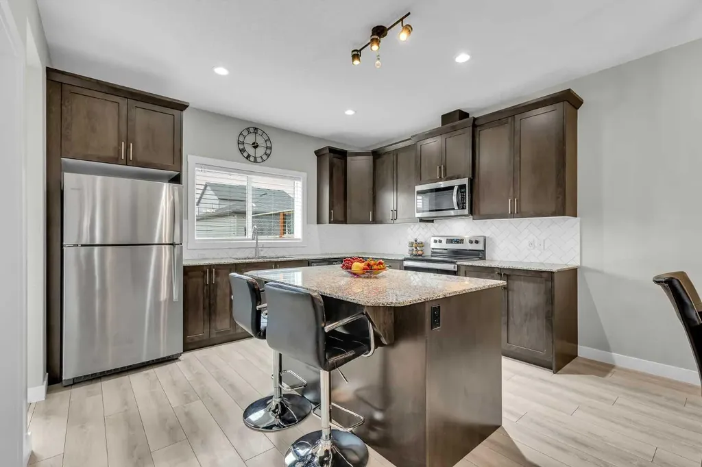 114 Hillcrest Close SW Airdrie AB T4B 4H6